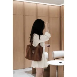 MINA TOTE NÂU LELEHOUSE